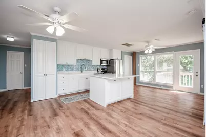 2116 W Bayshore Drive, Palacios, TX 77465 - Photo 16