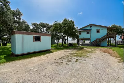 2116 W Bayshore Drive, Palacios, TX 77465 - Photo 6