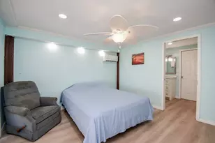 2116 W Bayshore Dr, Palacios, TX 77465 - Photo 38