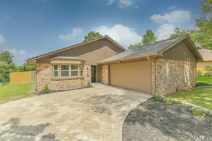 416 Rolling Hills Dr, Panorama Village, TX 77304 - Photo 1