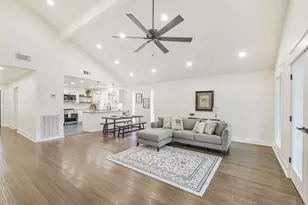 416 Rolling Hills Dr, Panorama Village, TX 77304 - Photo 10
