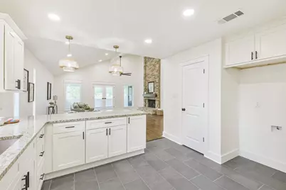 416 Rolling Hills Drive, Panorama Village, TX 77304 - Photo 14