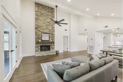 416 Rolling Hills Drive, Panorama Village, TX 77304 - Photo 10
