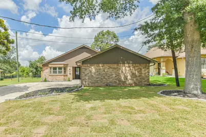 416 Rolling Hills Drive, Panorama Village, TX 77304 - Photo 2