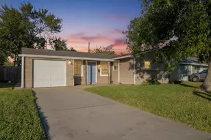 3707 Meadowlake Rd, Pasadena, TX 77503 - Photo 2