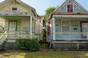 717 and 719 Sealy St, Galveston, TX 77550 - Photo 2