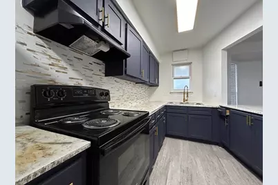 1010 S Wayside Drive #406, Houston, TX 77023 - Photo 8