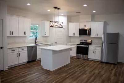 106 Runnels Street #B, Willis, TX 77378 - Photo 6