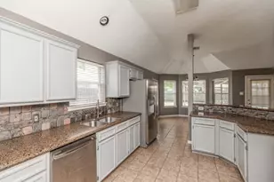 7856 Buttercup Ln, Beaumont, TX 77713 - Photo 10