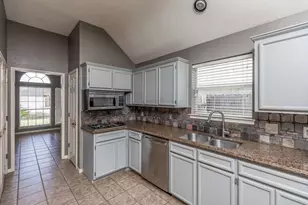 7856 Buttercup Ln, Beaumont, TX 77713 - Photo 12
