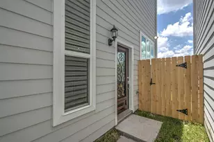 1805 Napa Creek Ln, Houston, TX 77009 - Photo 2