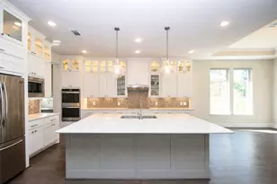 604 Castlewood Cove Ln, Pinehurst, TX 77362 - Photo 10