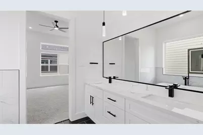 1913 Hoskins Drive #H, Houston, TX 77080 - Photo 32