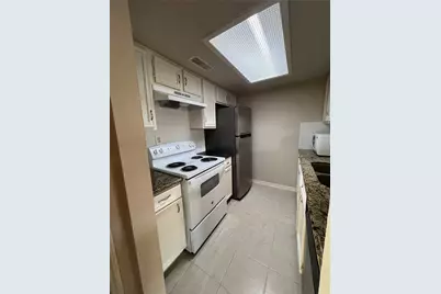 14333 Memorial Drive #31, Houston, TX 77079 - Photo 6