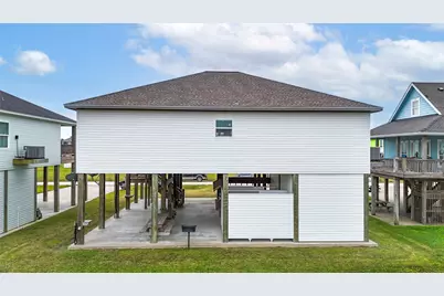 972 Bahama Drive, Crystal Beach, TX 77650 - Photo 4