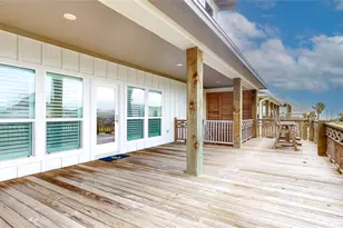 972 Bahama Dr, Crystal Beach, TX 77650 - Photo 10