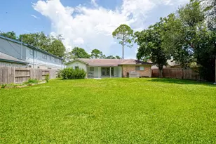 7231 Pine Grove Dr, Houston, TX 77092 - Photo 16