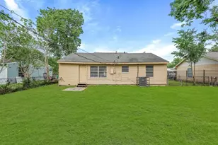 6314 Crestville St, Houston, TX 77033 - Photo 12