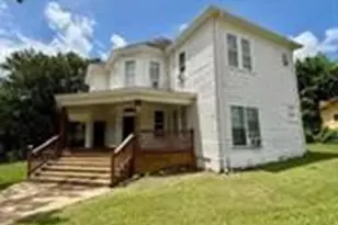 1403 14th St, Huntsville, TX 77340 - Photo 2