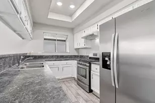 11306 Bayou Pl Ln, Houston, TX 77099 - Photo 6