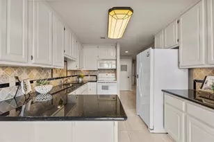 14655 Champion Forest Dr, Houston, TX 77069 - Photo 14
