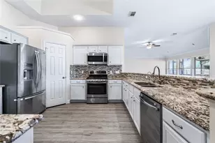 8823 Saratoga Dr, Sugar Land, TX 77479 - Photo 4