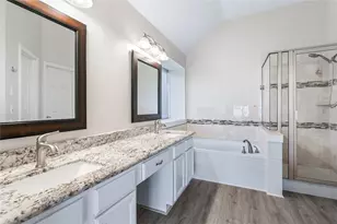 8823 Saratoga Dr, Sugar Land, TX 77479 - Photo 8