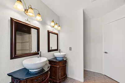 4911 Meadowood Circle, Baytown, TX 77521 - Photo 14