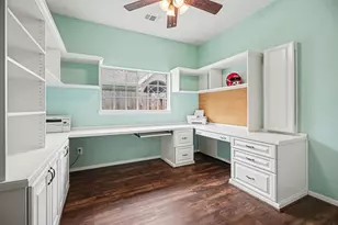 115 Island Breeze Cir, League City, TX 77573 - Photo 24