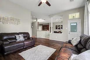 115 Island Breeze Cir, League City, TX 77573 - Photo 12