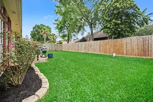 115 Island Breeze Cir, League City, TX 77573 - Photo 30