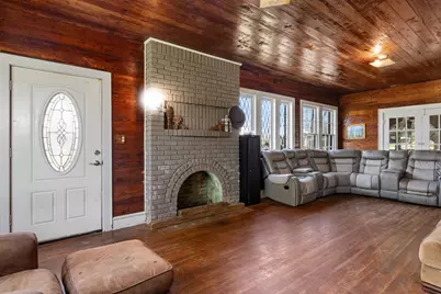 101 W Planters Street, San Augustine, TX 75972 - Photo 1