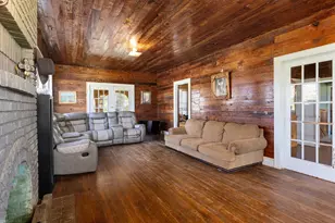 101 W Planters St, San Augustine, TX 75972 - Photo 6