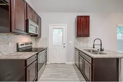 16926 Kempwood, Montgomery, TX 77316 - Photo 2