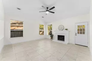 135 S Holly Laurel Cir, The Woodlands, TX 77382 - Photo 8