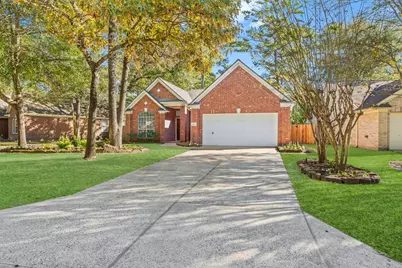 135 S Hollylaurel Circle, The Woodlands, TX 77382 - Photo 2