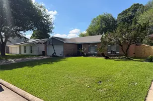 9909 Cardinal St, La Porte, TX 77571 - Photo 2