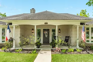 102 Buttercup St, Lake Jackson, TX 77566 - Photo 1