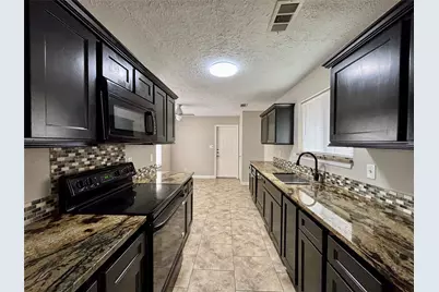 2111 Squire Dobbins, Sugar Land, TX 77478 - Photo 4