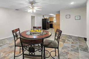 970 Evergreen Ln, Beaumont, TX 77706 - Photo 10