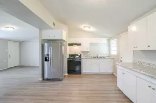 7828 Homewood Ln, Houston, TX 77028 - Photo 14