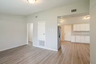 7828 Homewood Ln, Houston, TX 77028 - Photo 10