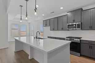 4015 Sterling Springs Ln, League City, TX 77573 - Photo 2