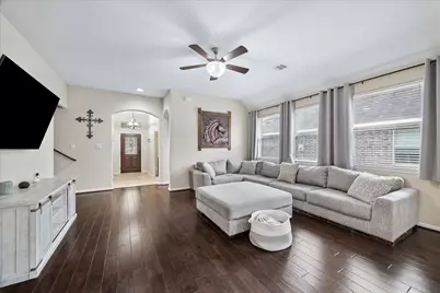 6723 Hunters Way Lane, Baytown, TX 77521 - Photo 2