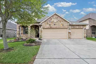 6723 Hunters Way Ln, Baytown, TX 77521 - Photo 1