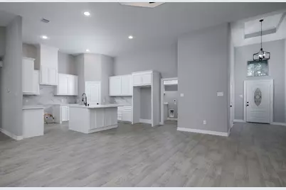 1737 E Lake Drive, Huntsville, TX 77340 - Photo 14