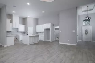 1737 E Lake Dr, Huntsville, TX 77340 - Photo 14