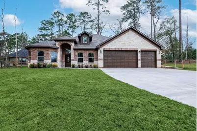 1737 E Lake Drive, Huntsville, TX 77340 - Photo 1