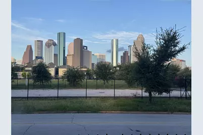 302 W Saulnier Street #2, Houston, TX 77019 - Photo 2