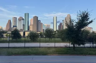 302 W Saulnier St, Houston, TX 77019 - Photo 2